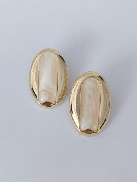 Beyaz Sedefli Oval Küpe