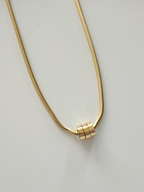 Çelik Halka Uçlu Kolye