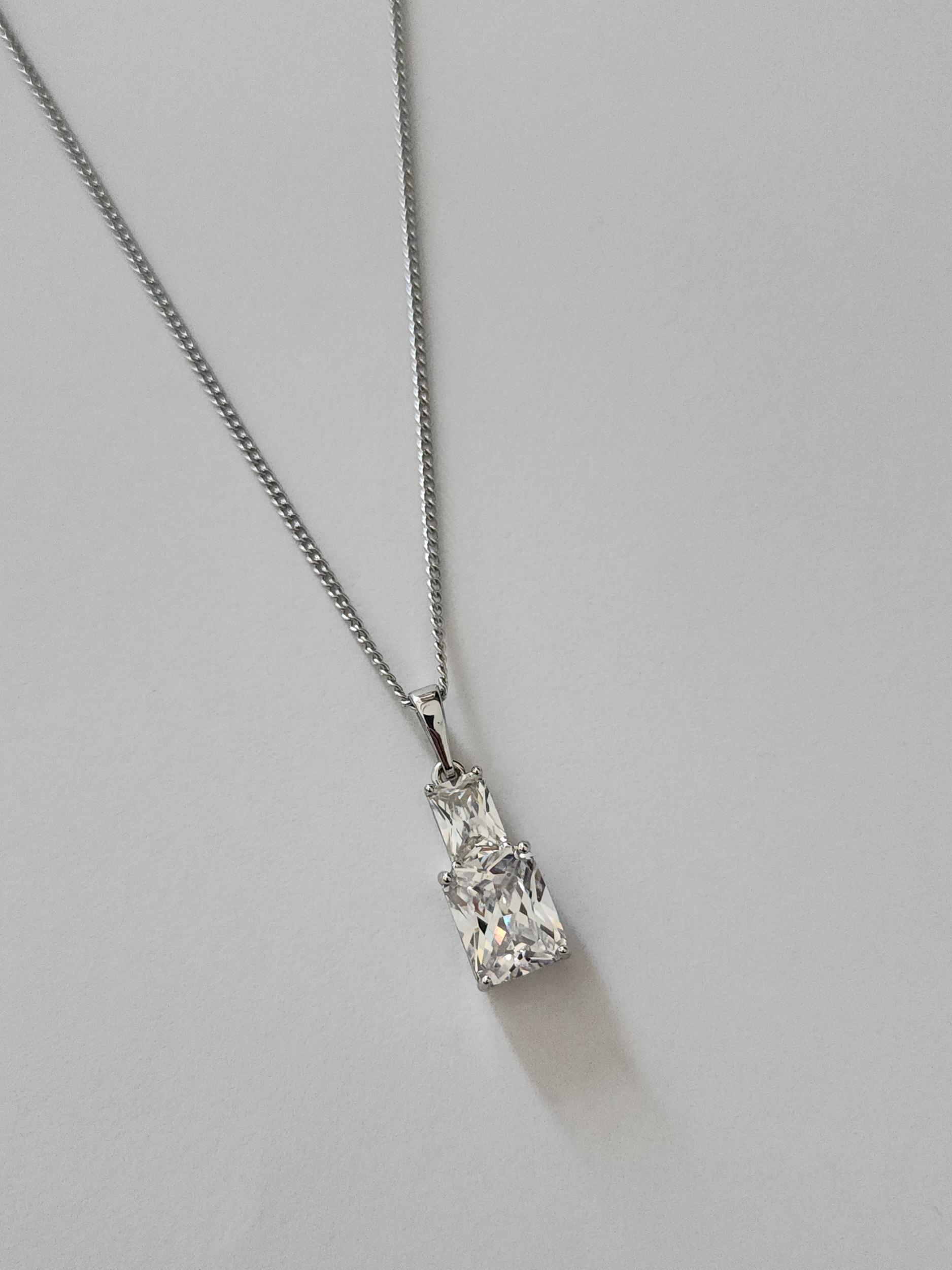 Kare Tektas Xuping Kolye 