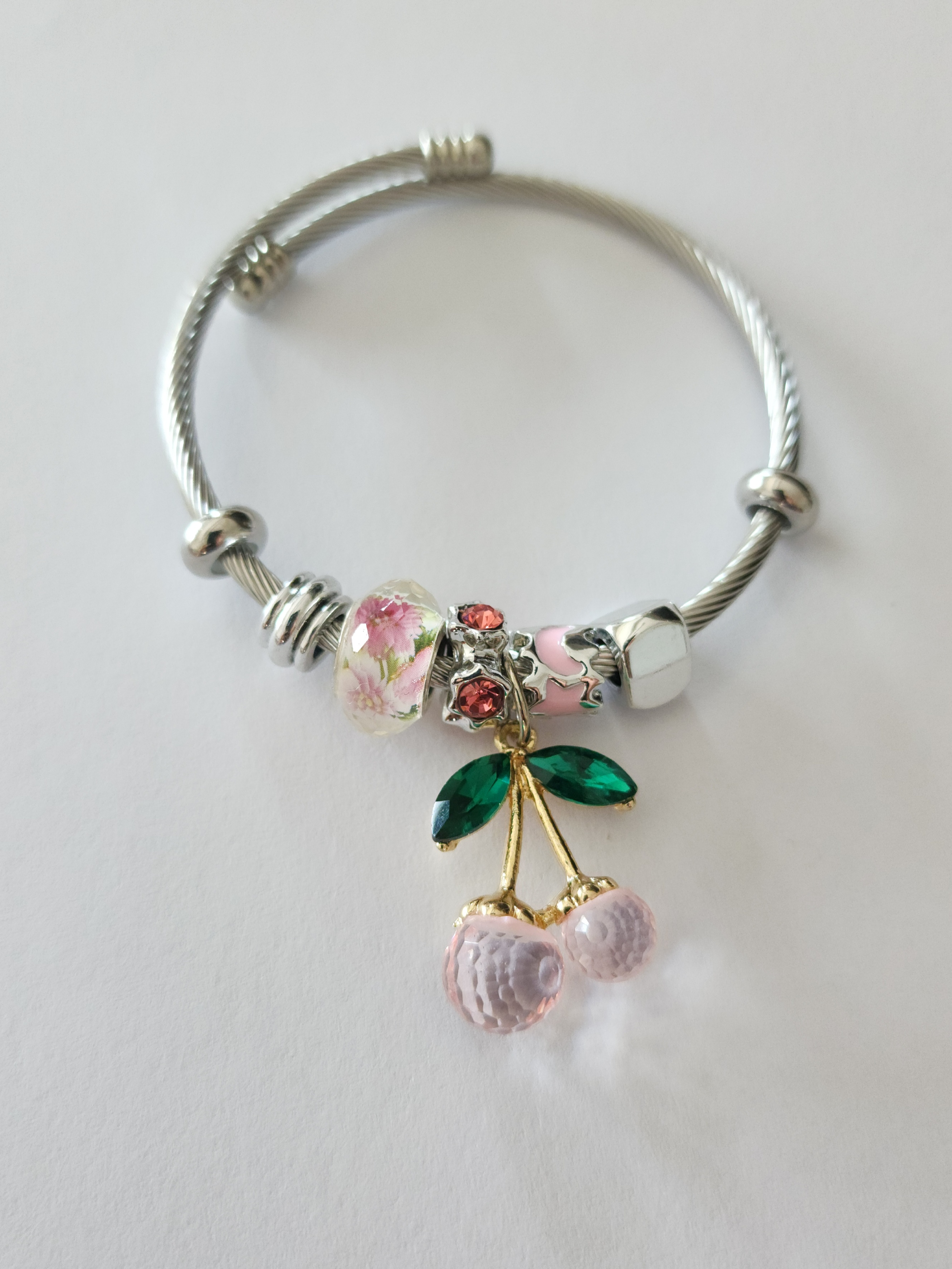 Pembe Detayli Pandora 