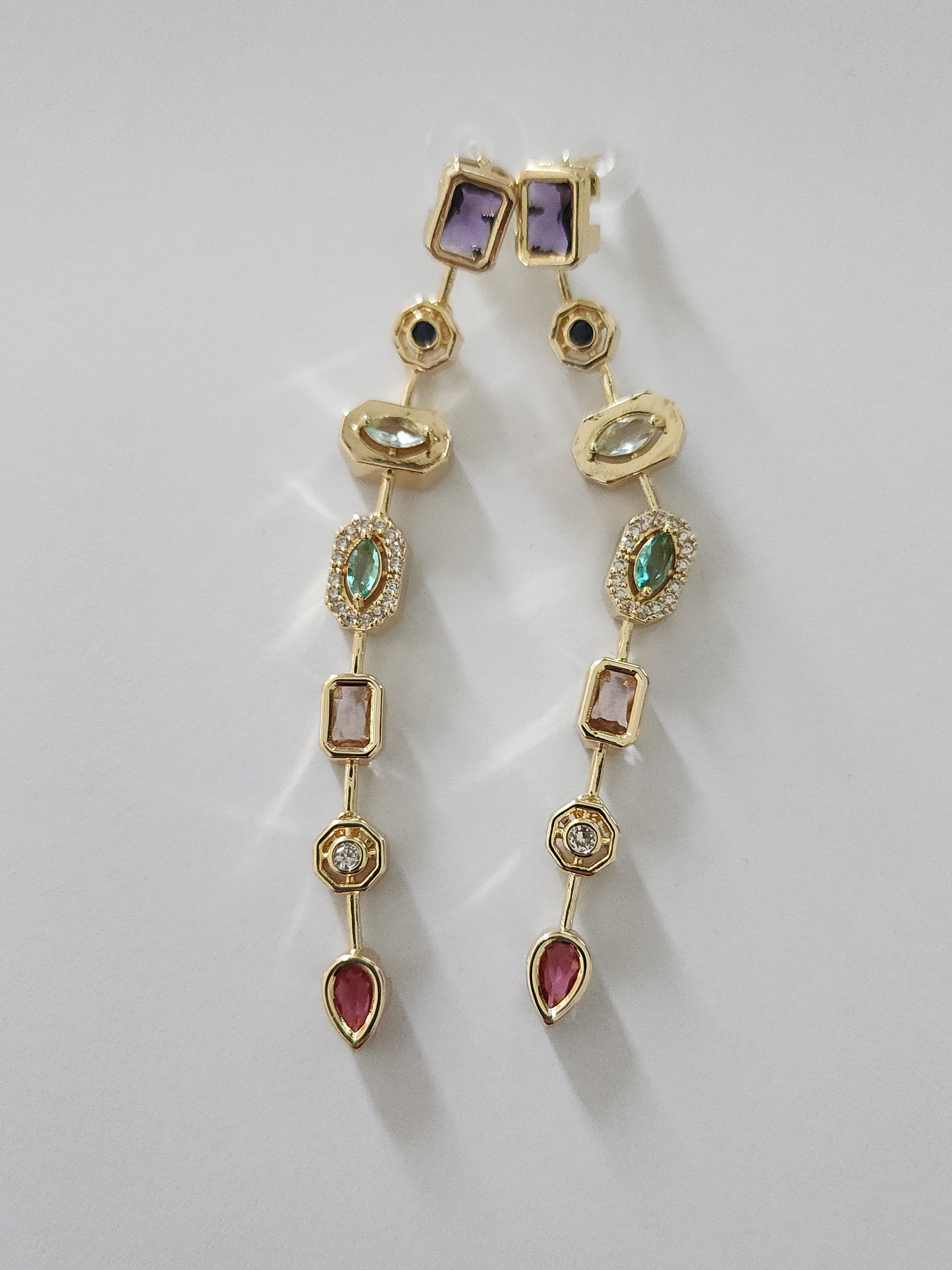 Renkli Tasli Sarkit Kpe