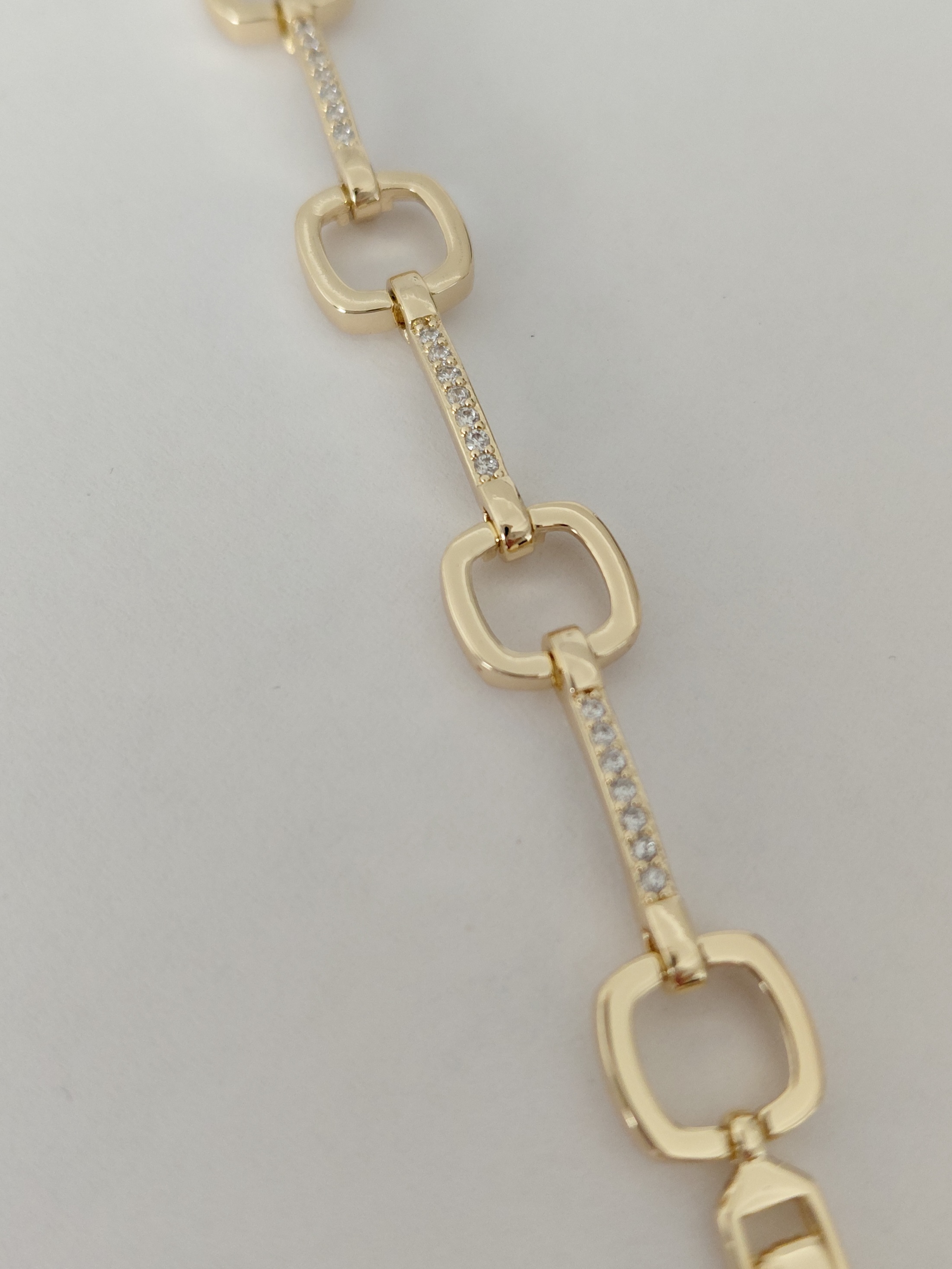 Xuping K��eli Halka Ta�l� Bileklik 