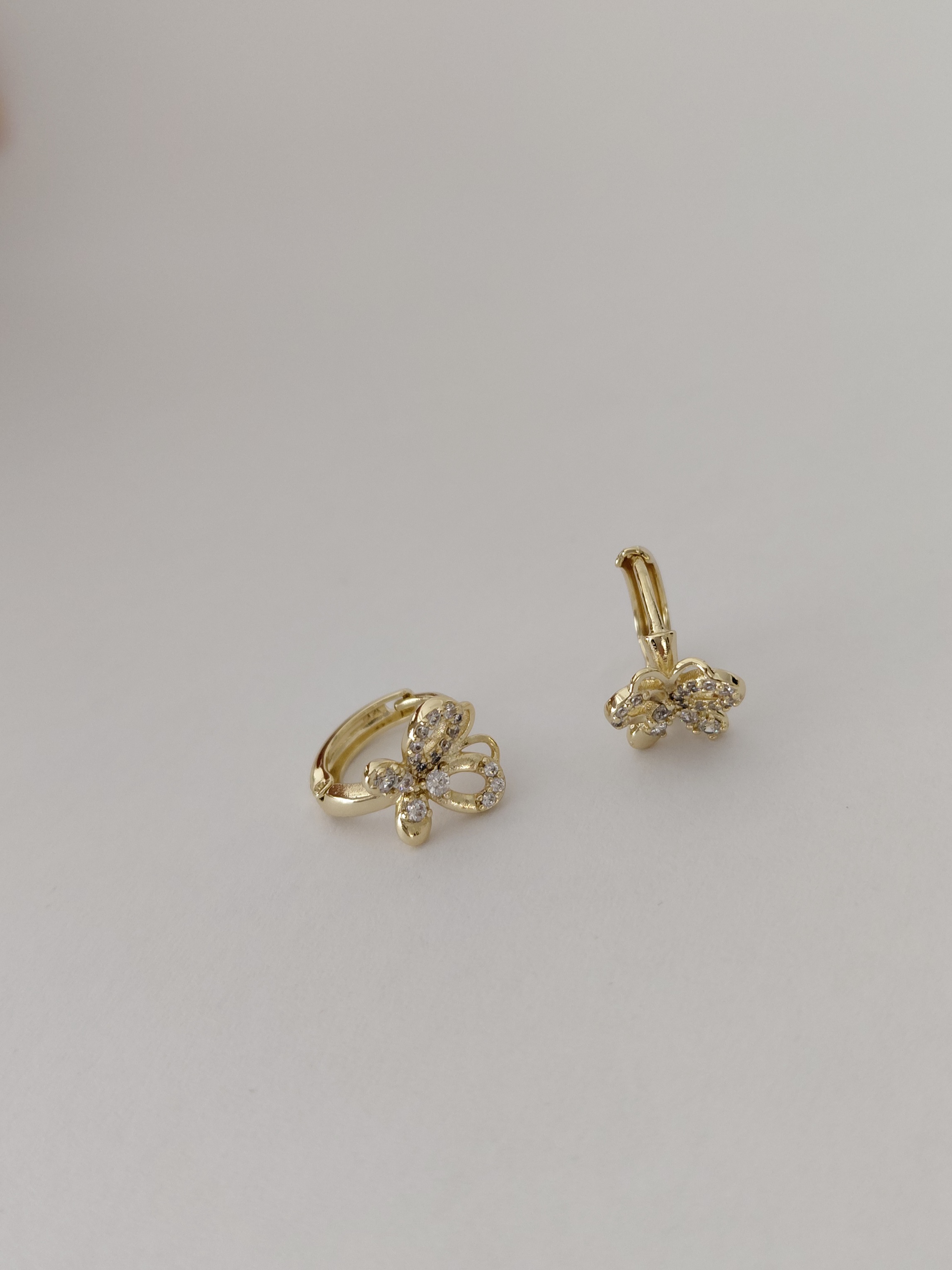 Xuping Ta�l� Kelebekli K�pe 