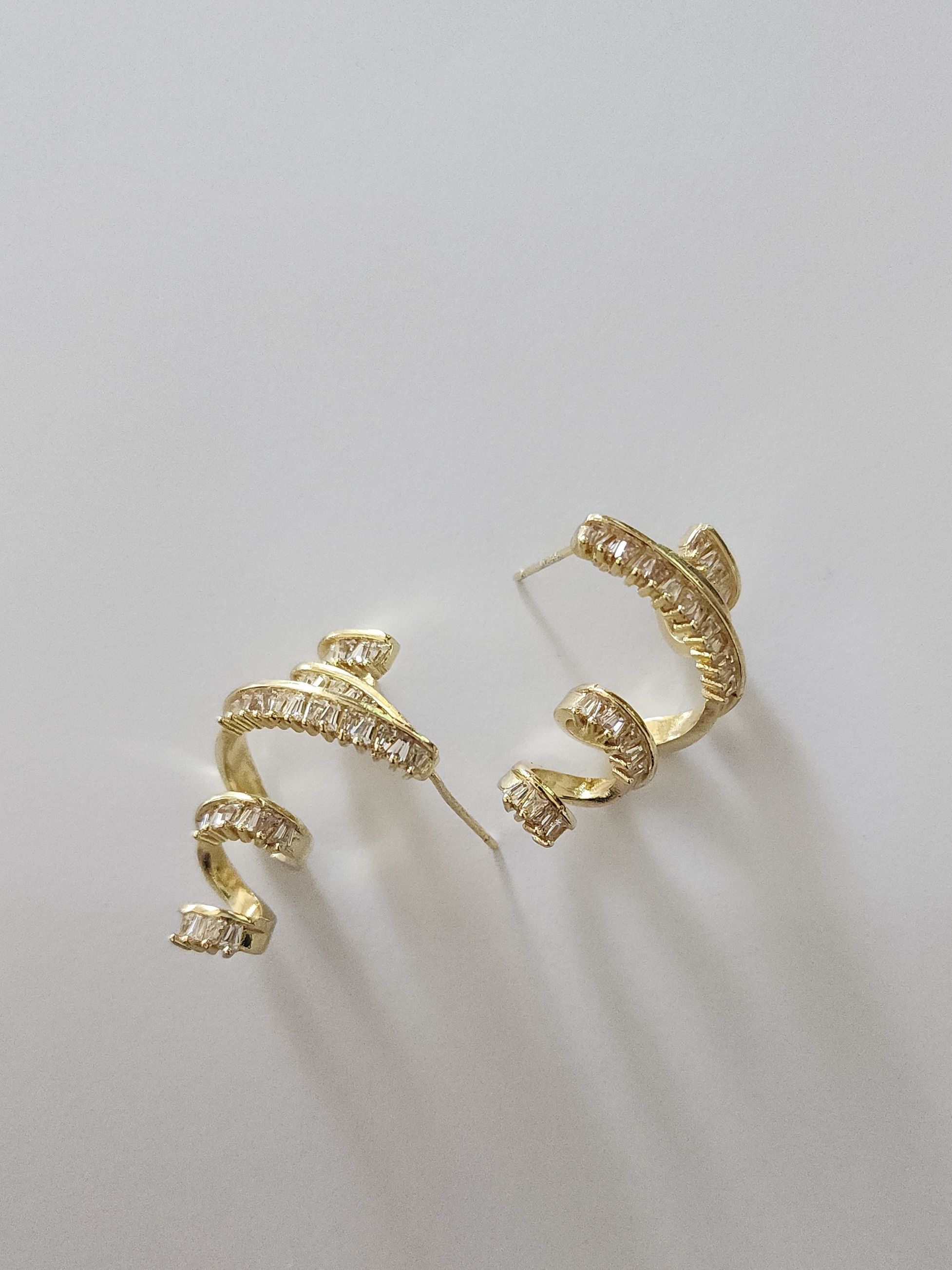 Zirkon Tasli Tasarim Sarmal Kpe 