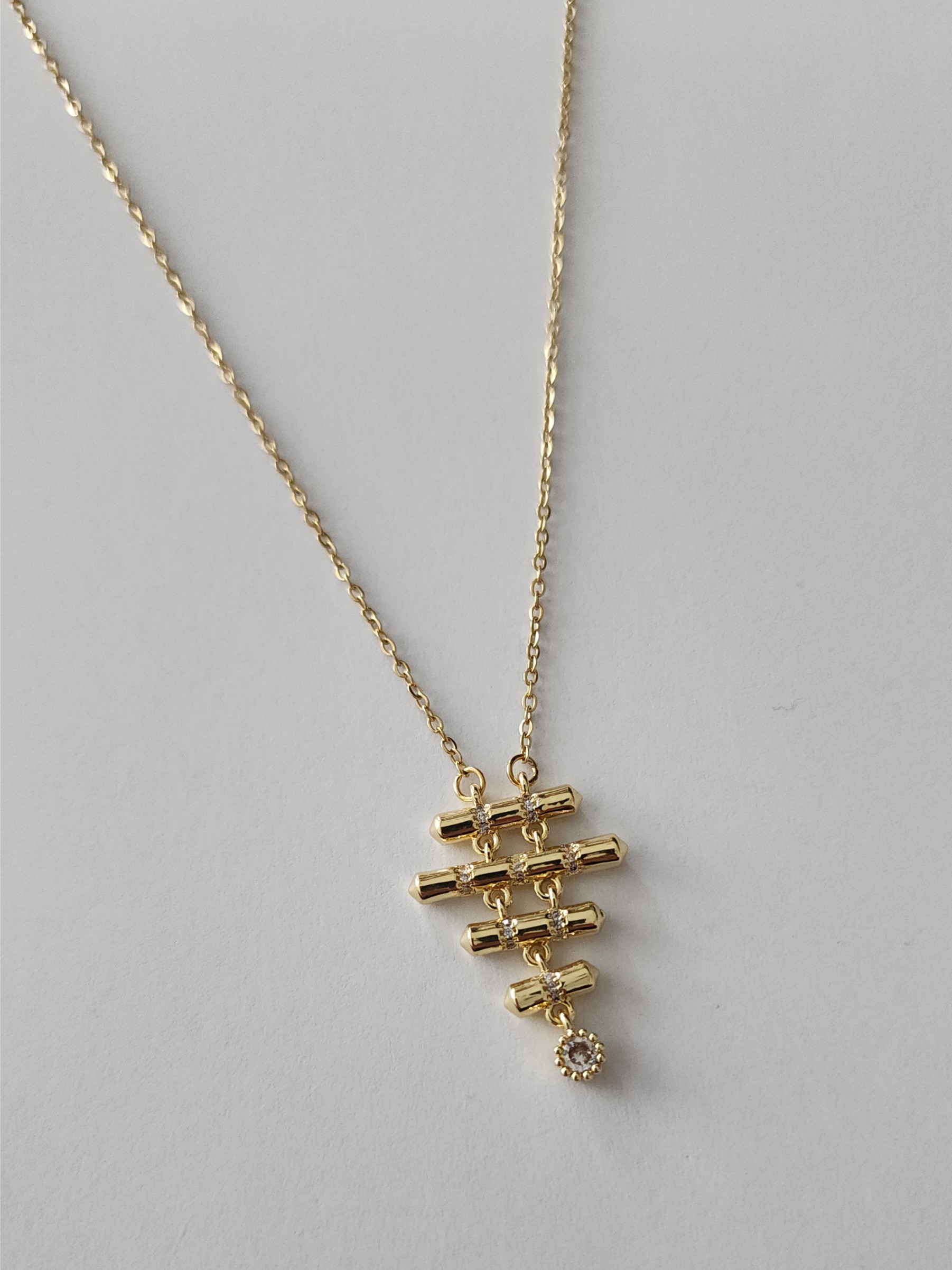 Taşlı Piramit Kolye Gold